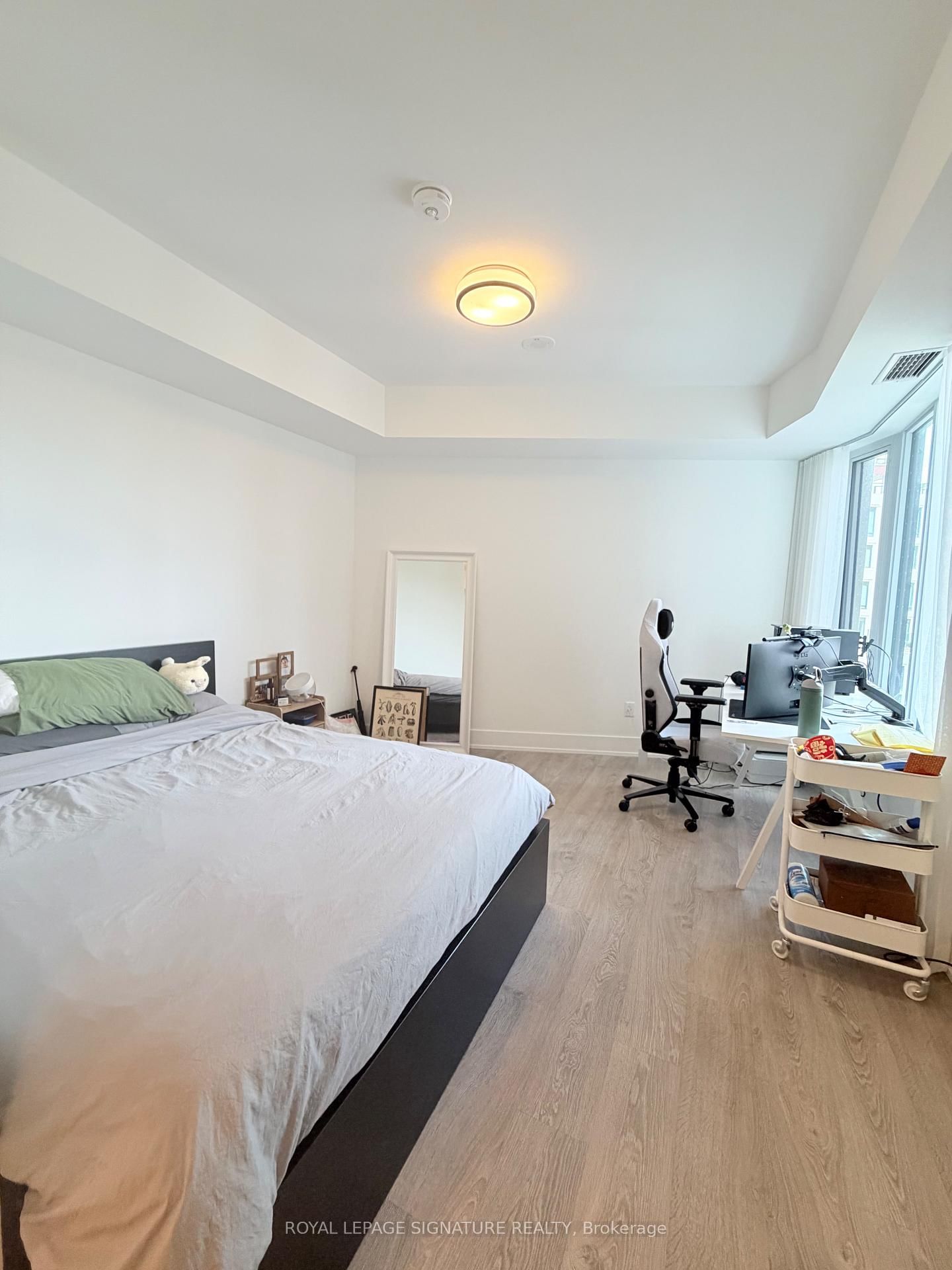 259 The Kingsway • #301 • Toronto, ON photo 15