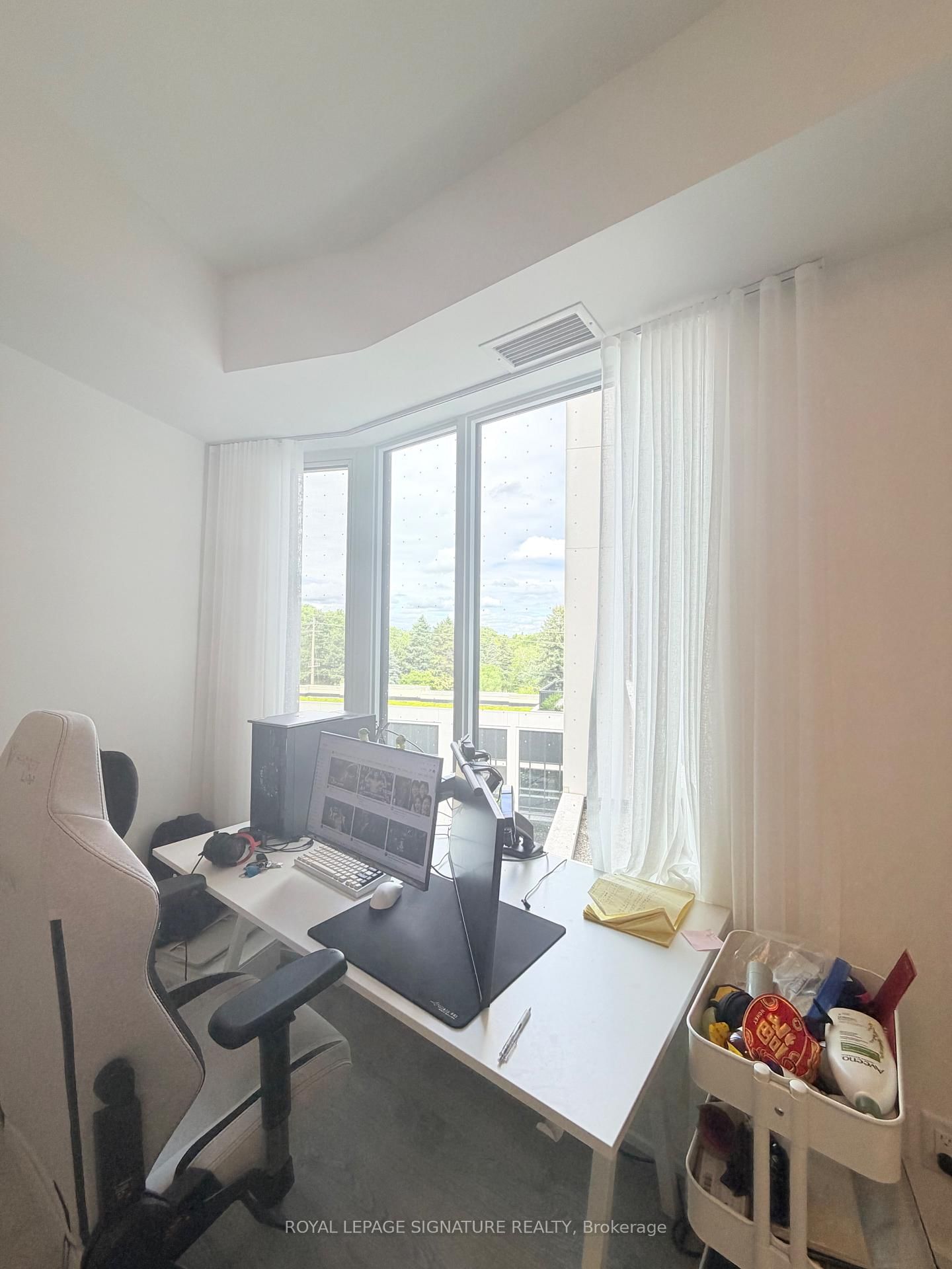 259 The Kingsway • #301 • Toronto, ON photo 18