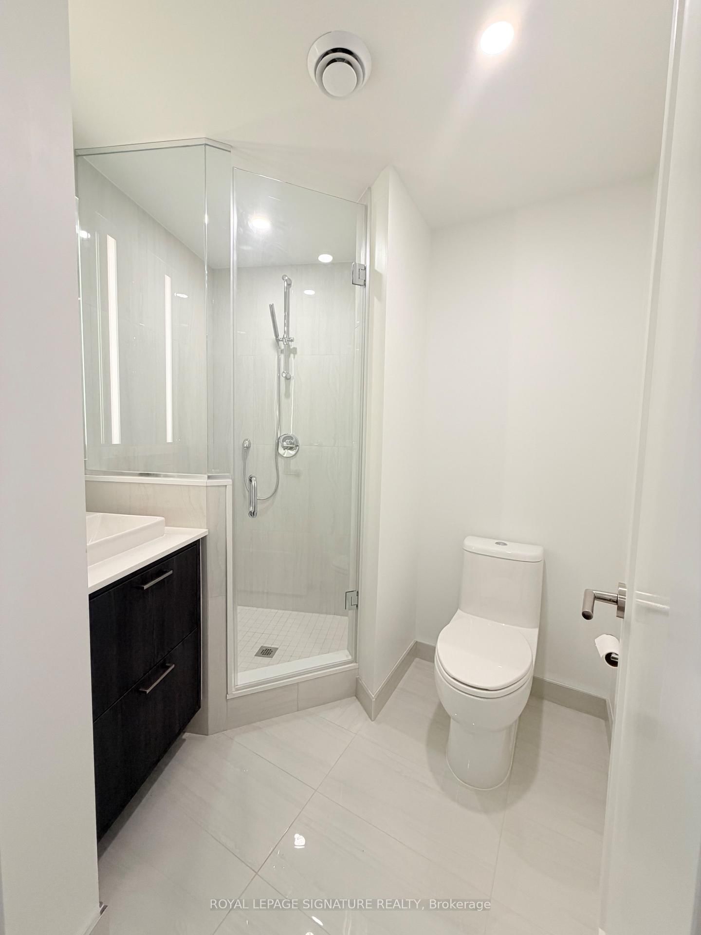 259 The Kingsway • #301 • Toronto, ON photo 4