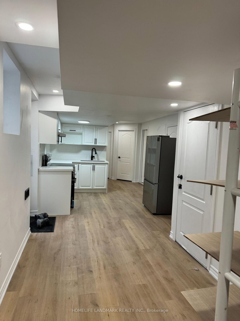 37 Seahorse Avenue W