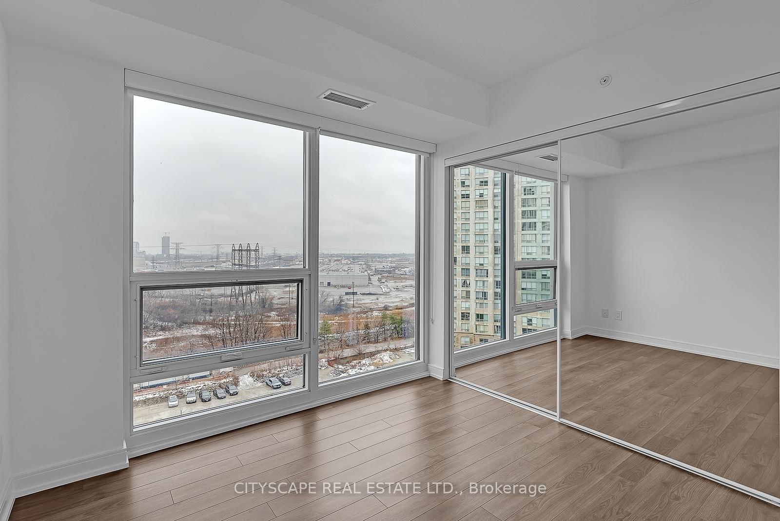 910 - 30 Samuel Wood Way, Toronto 5