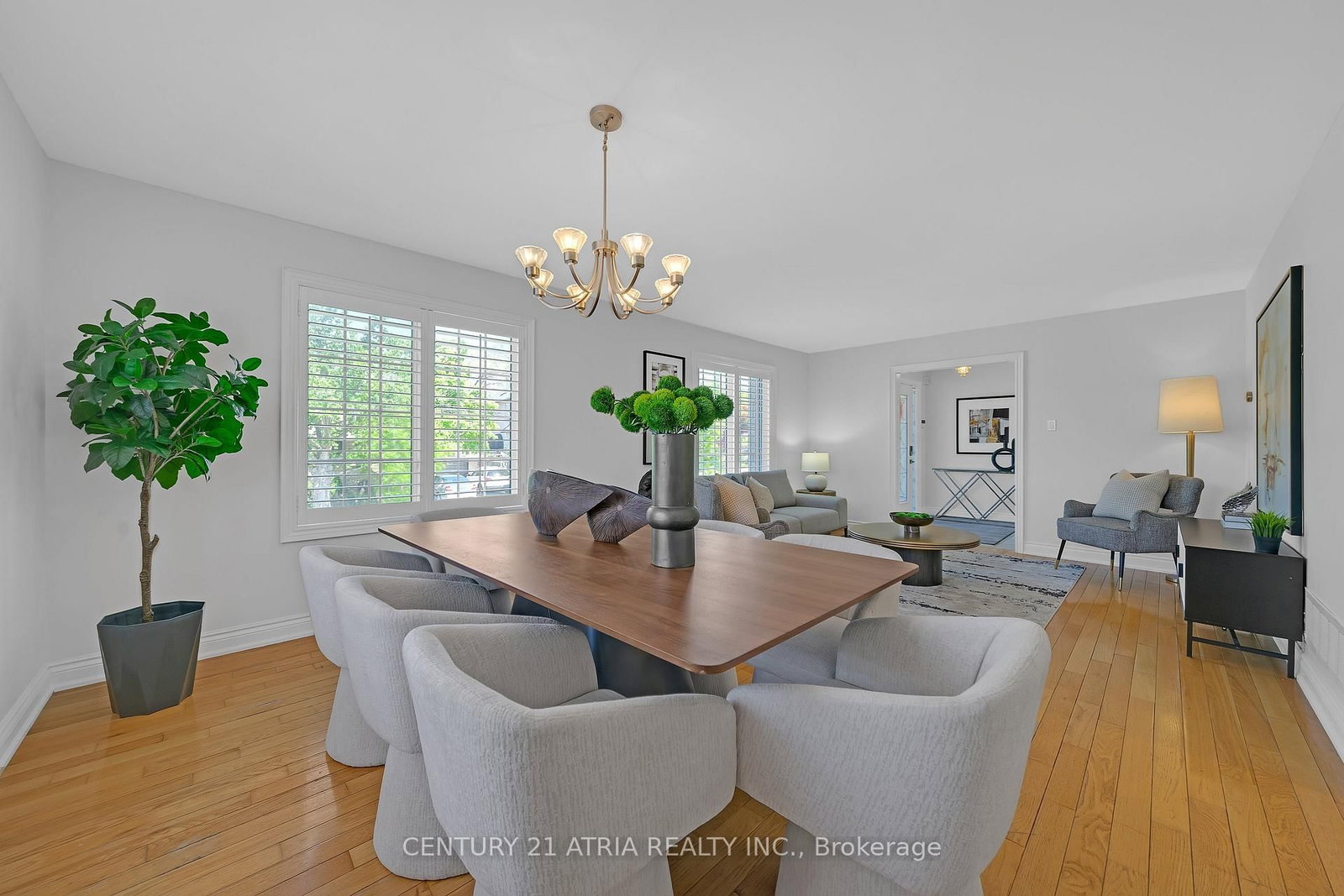 543 Queens Drive • Toronto, ON photo 11