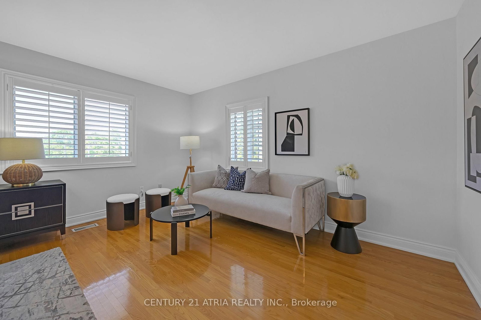 543 Queens Drive • Toronto, ON photo 22