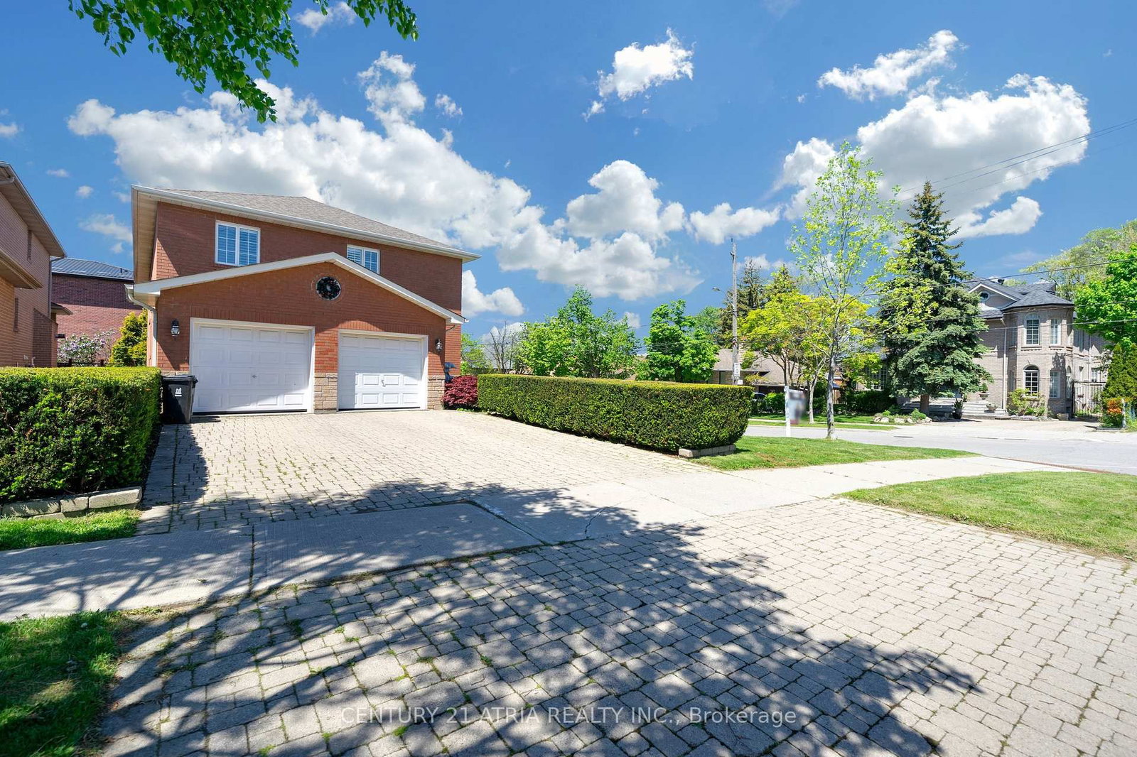543 Queens Drive • Toronto, ON photo 3