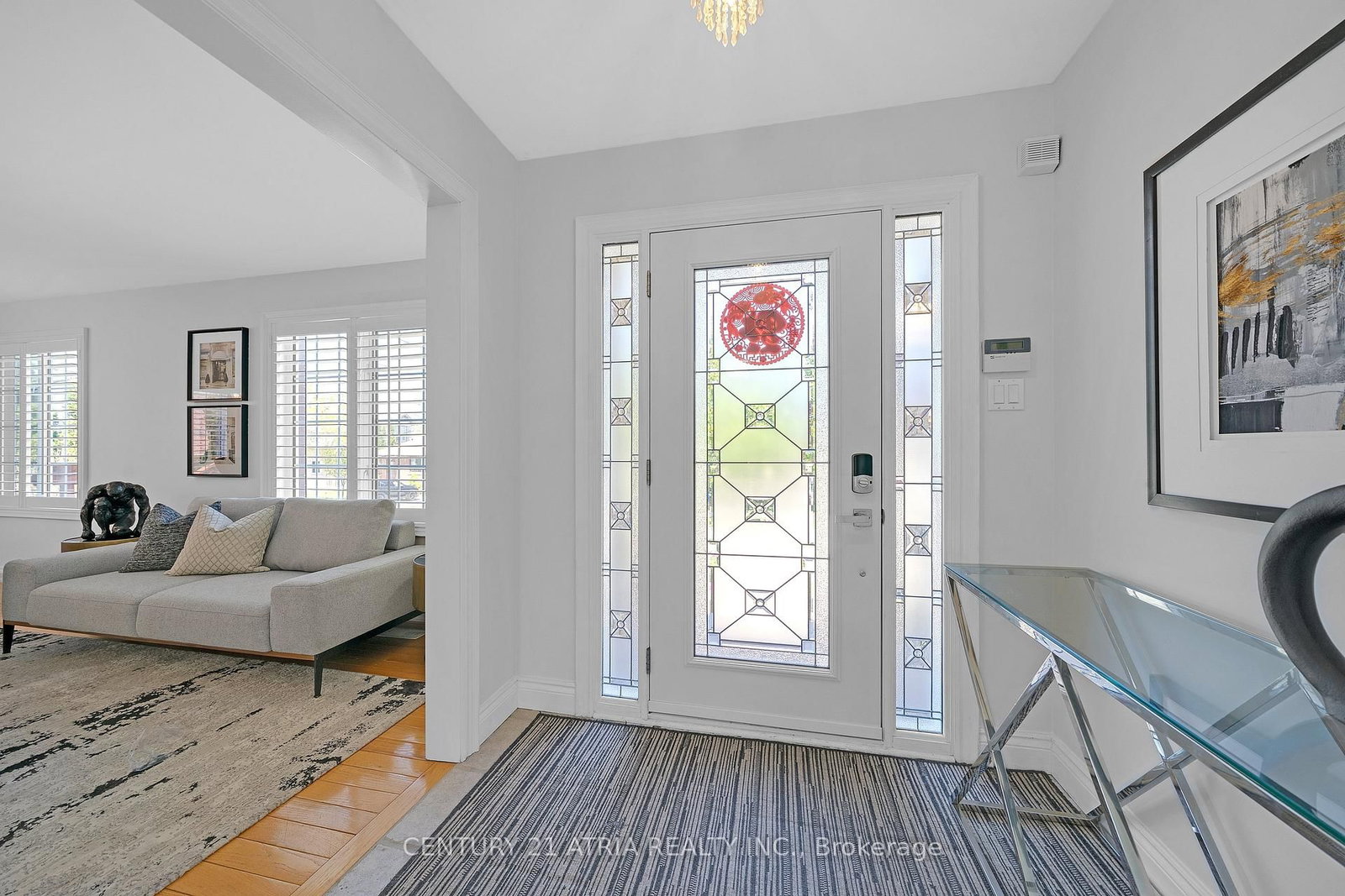 543 Queens Drive • Toronto, ON photo 6