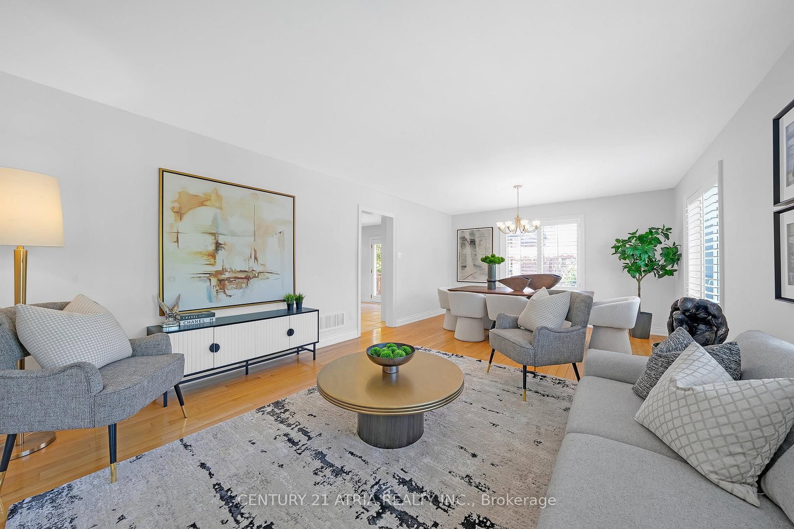 543 Queens Drive • Toronto, ON photo 8