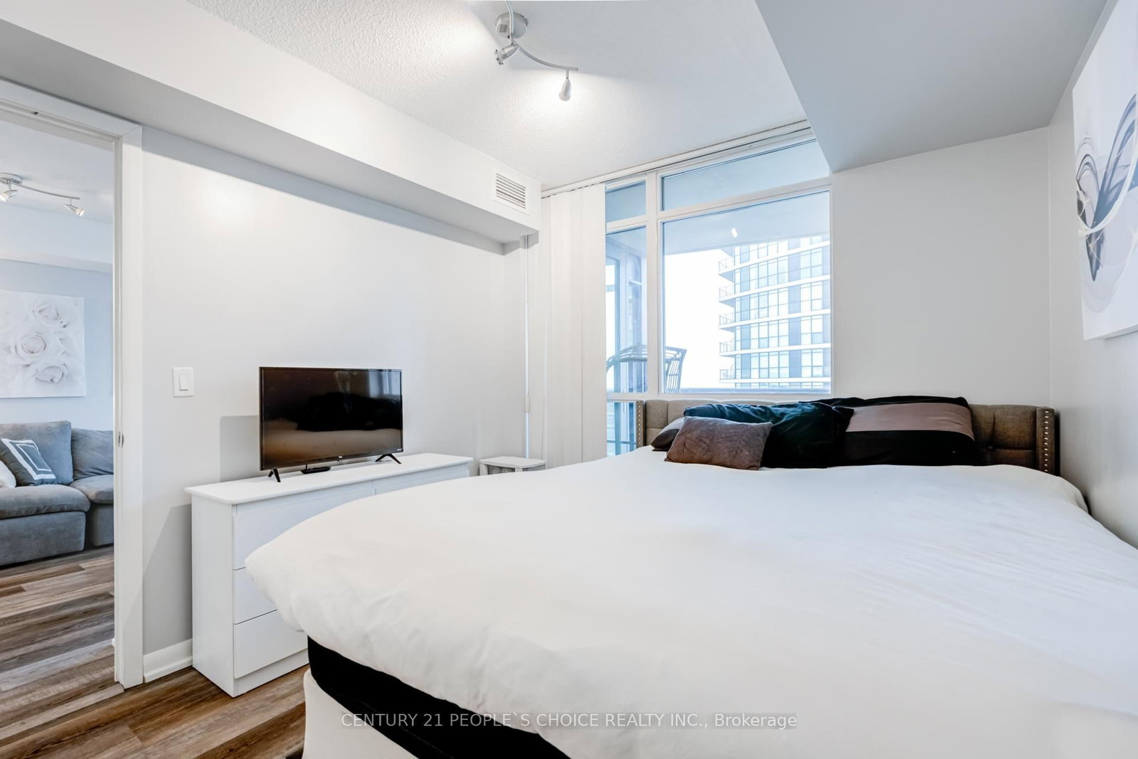 215 Sherway Gardens Road • #2005 • Toronto, ON photo 11