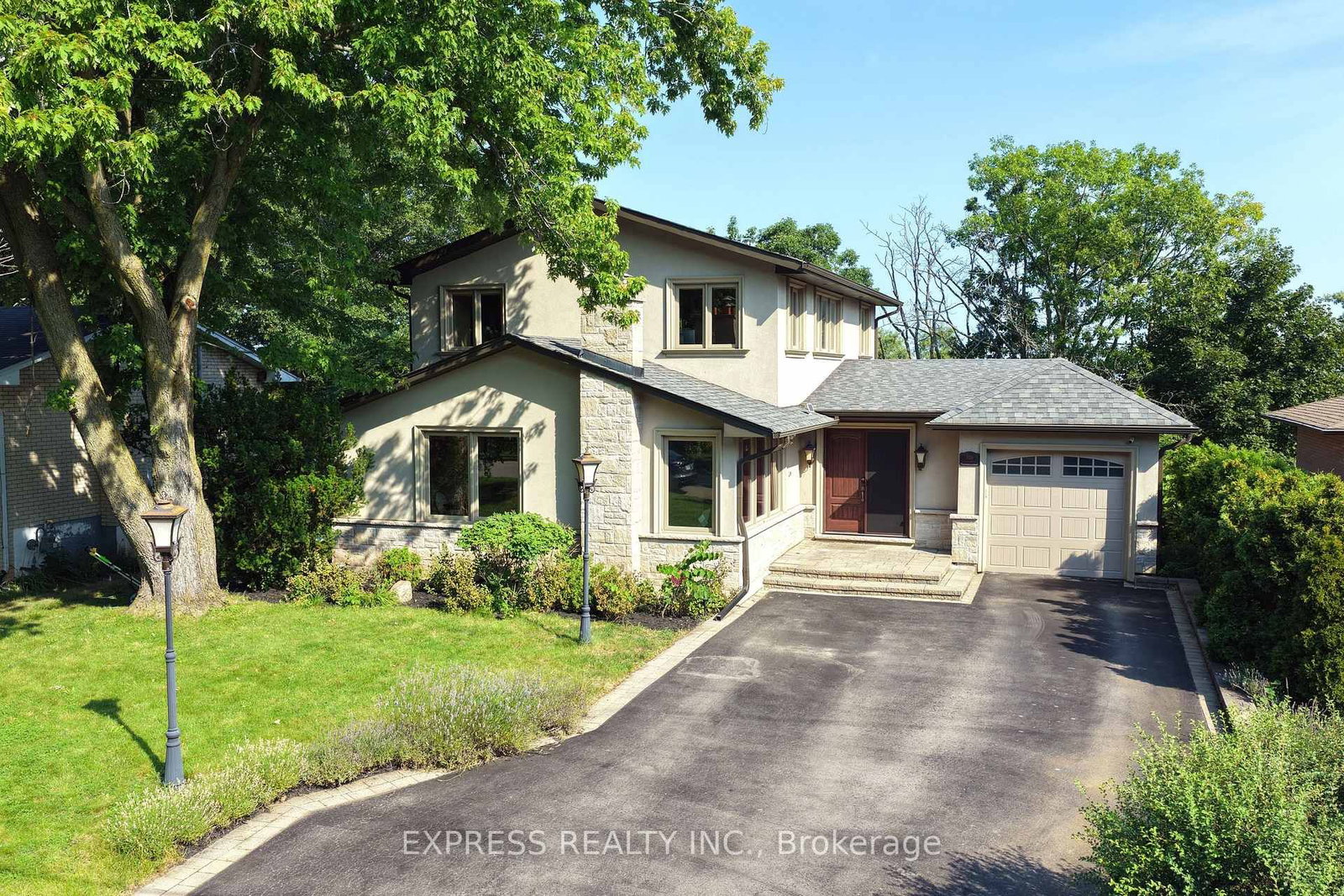 506 Falgarwood Drive • Oakville, ON photo 1
