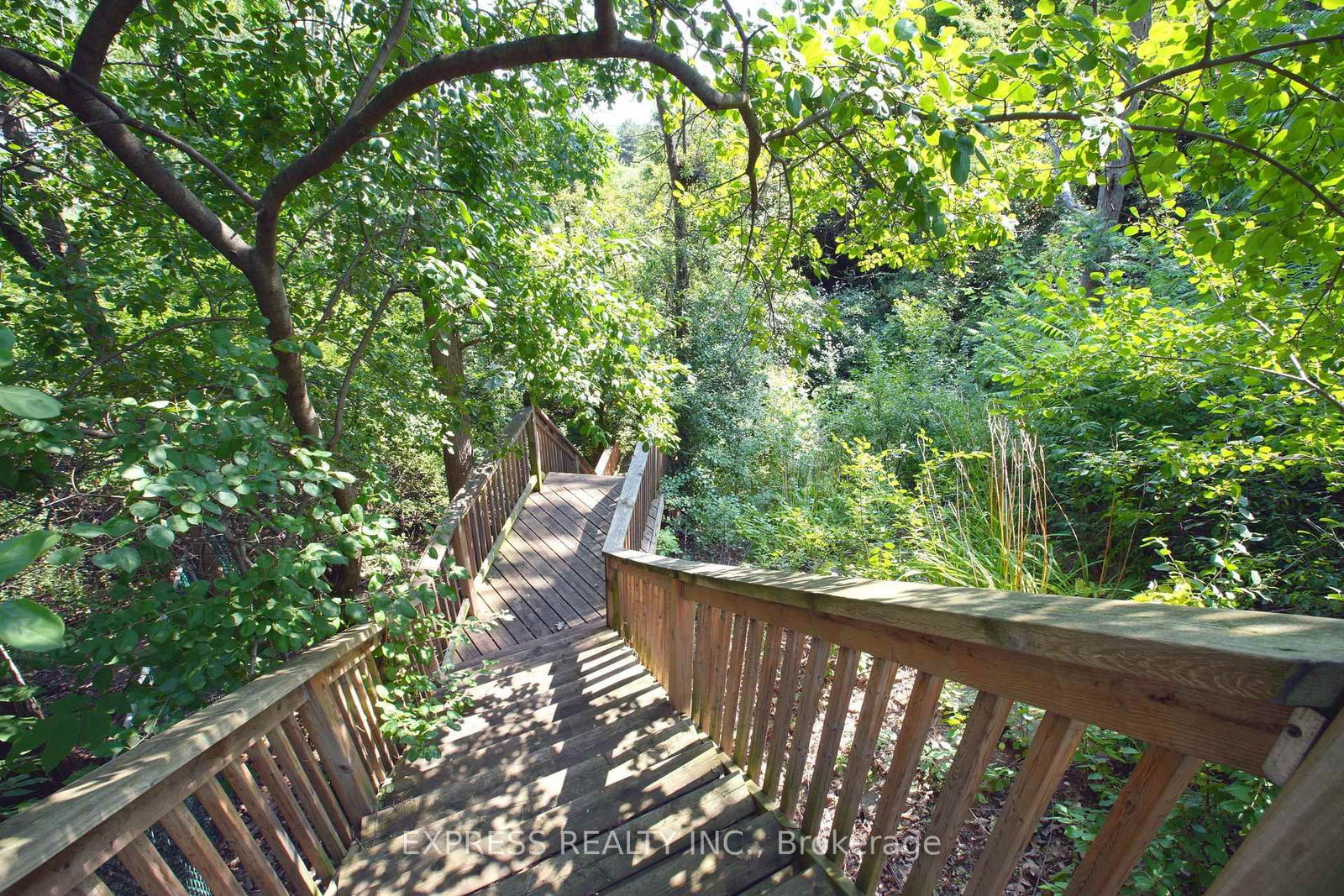 506 Falgarwood Drive • Oakville, ON photo 13