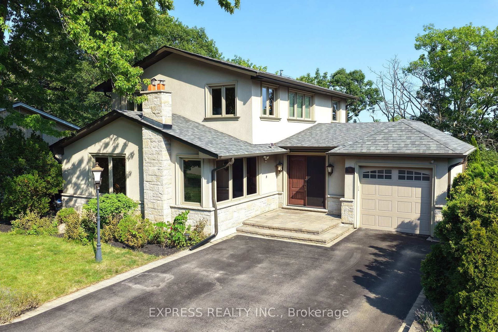 506 Falgarwood Drive • Oakville, ON photo 2