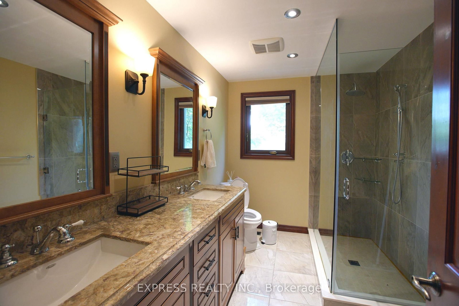 506 Falgarwood Drive • Oakville, ON photo 28