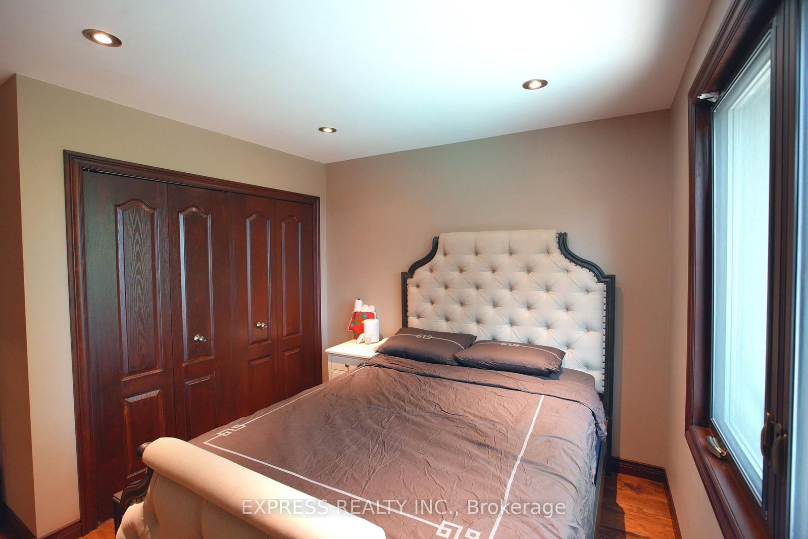 506 Falgarwood Drive • Oakville, ON photo 36