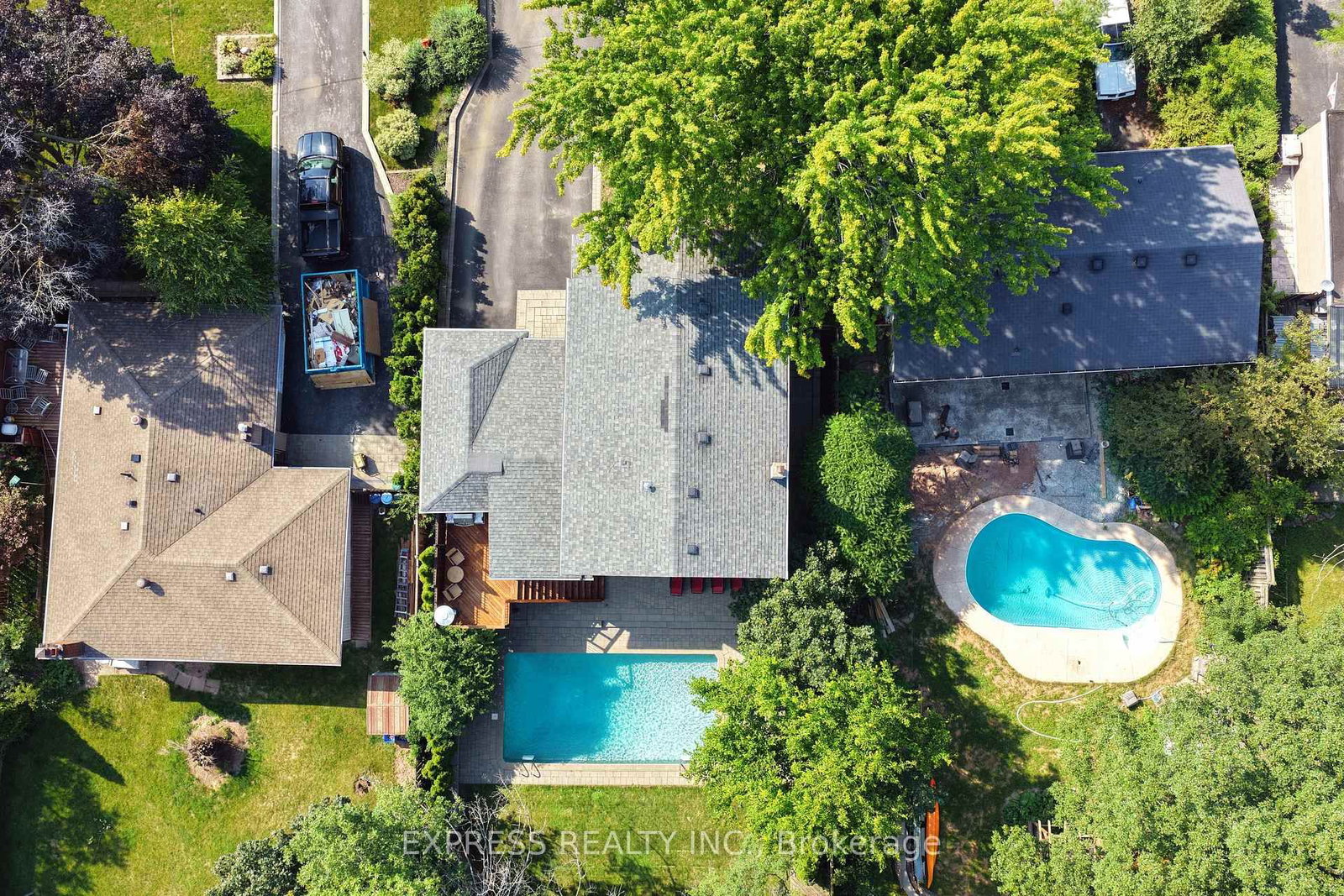 506 Falgarwood Drive • Oakville, ON photo 6
