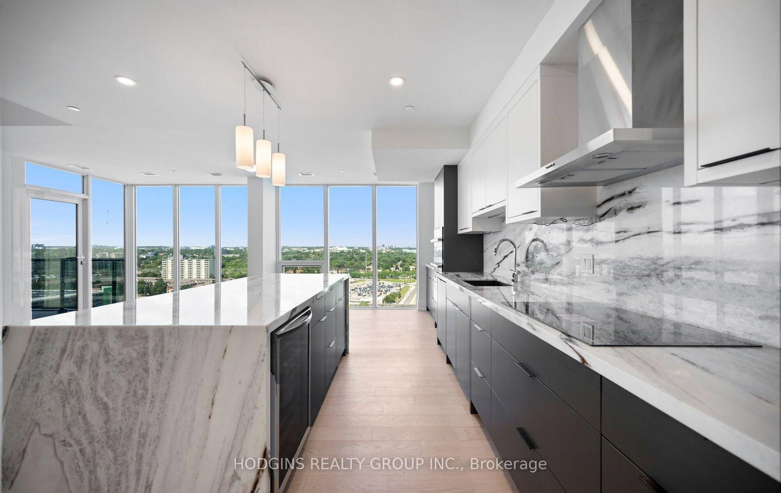 1035 Southdown Road • #UPH 2008 • Mississauga, ON photo 4