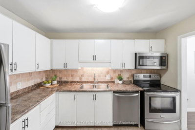 2200 Glenwood School Drive • #35 • Burlington, ON photo 8