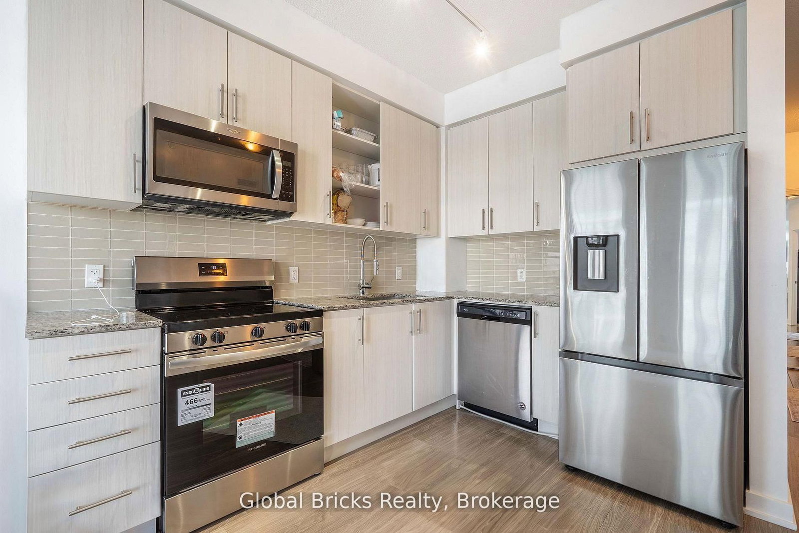 4085 Parkside Village Drive • #1405 • Mississauga, ON photo 11