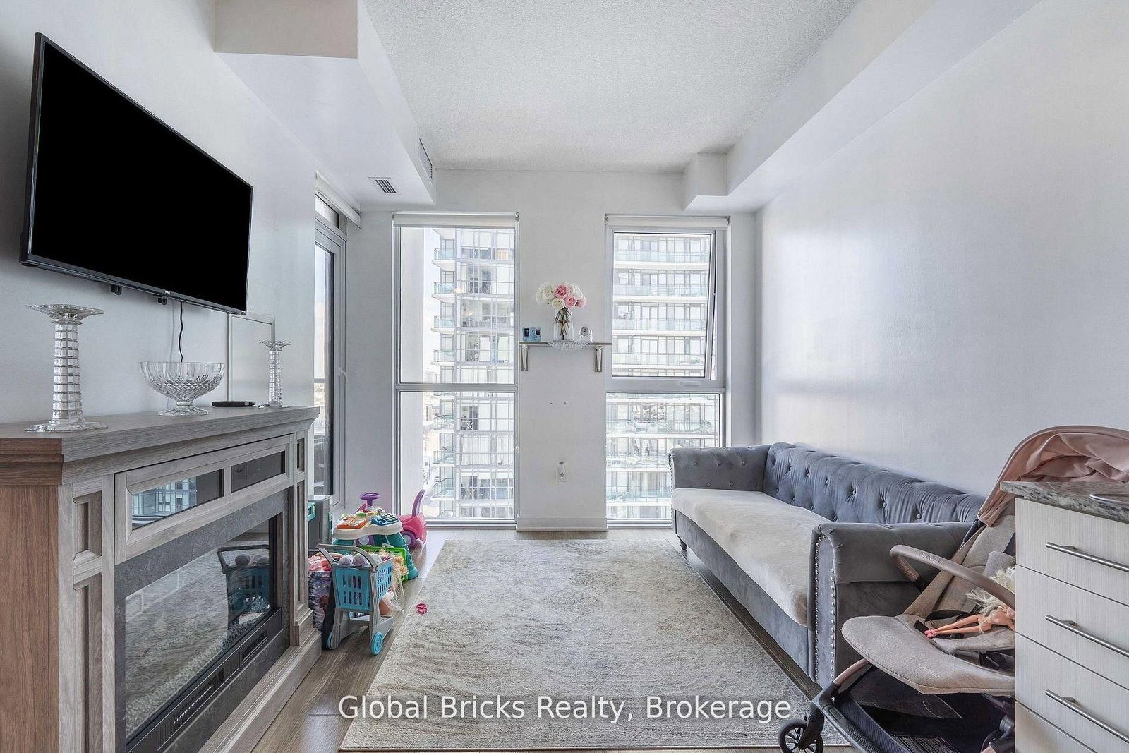 4085 Parkside Village Drive • #1405 • Mississauga, ON photo 15