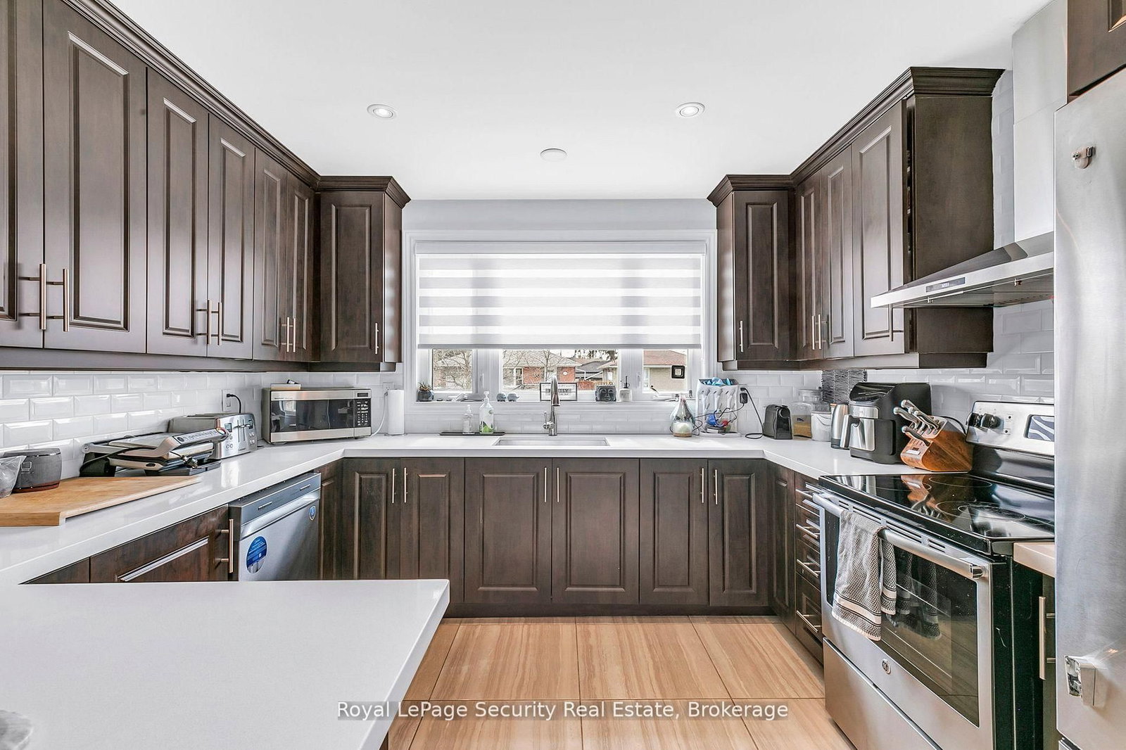 251 Thistle Down Boulevard • Toronto, ON photo 12