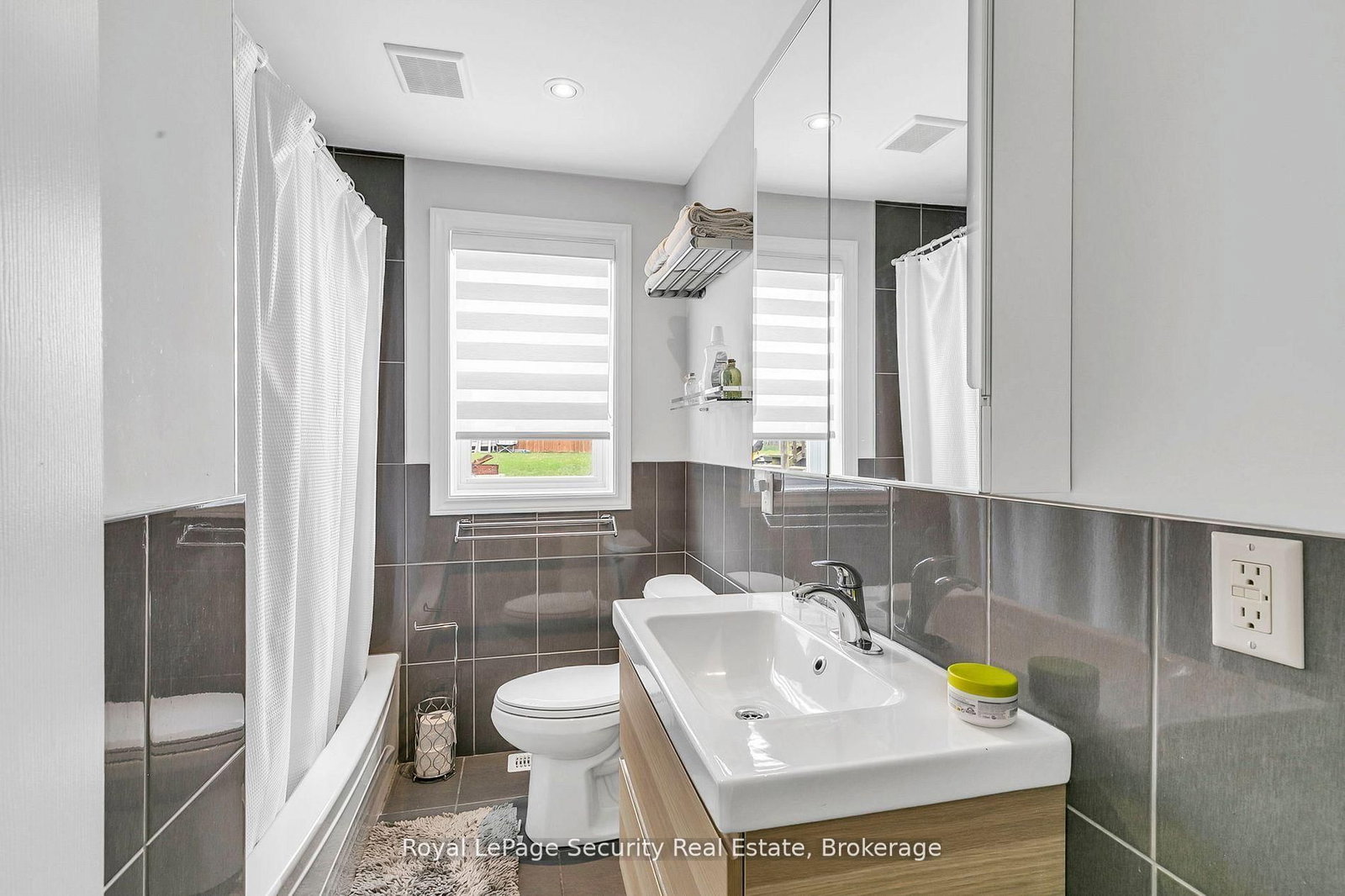 251 Thistle Down Boulevard • Toronto, ON photo 22