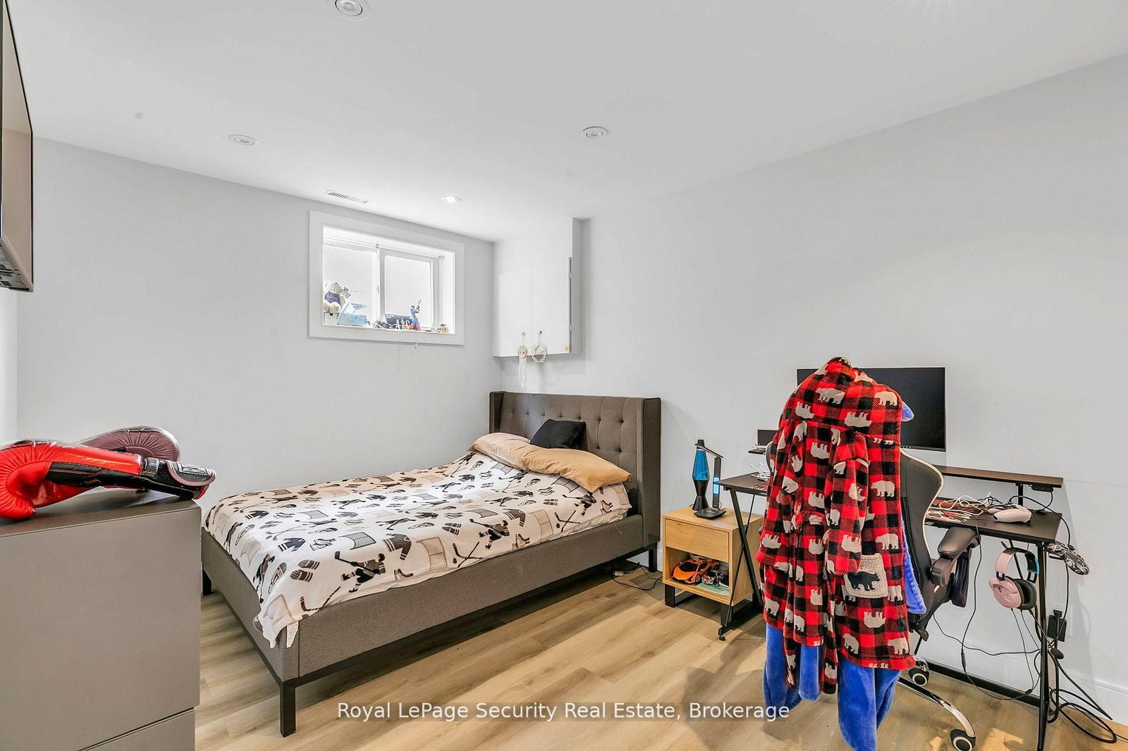 251 Thistle Down Boulevard • Toronto, ON photo 24