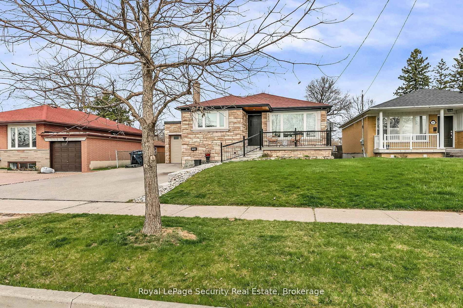 251 Thistle Down Boulevard • Toronto, ON photo 3