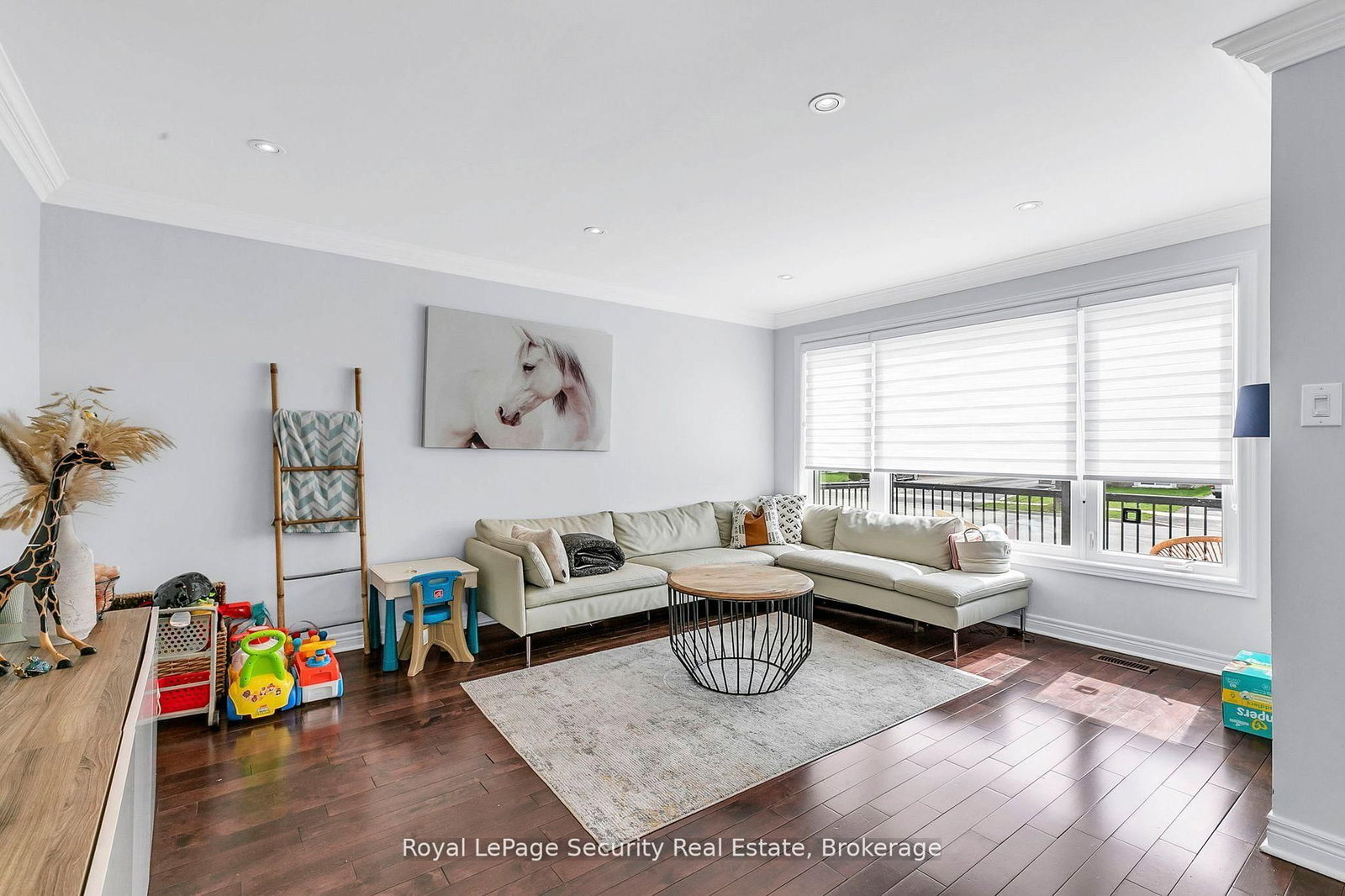 251 Thistle Down Boulevard • Toronto, ON photo 6