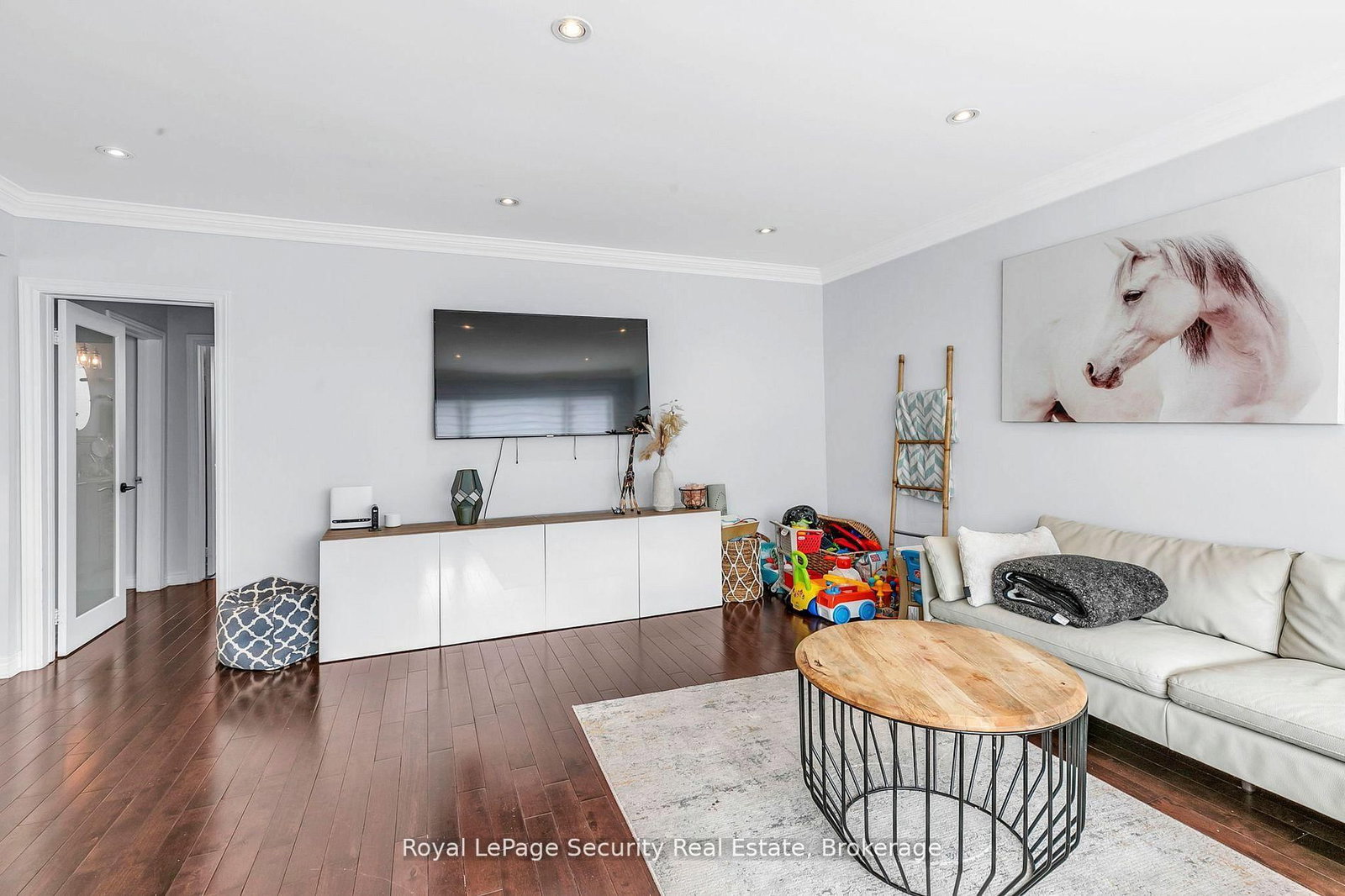 251 Thistle Down Boulevard • Toronto, ON photo 7