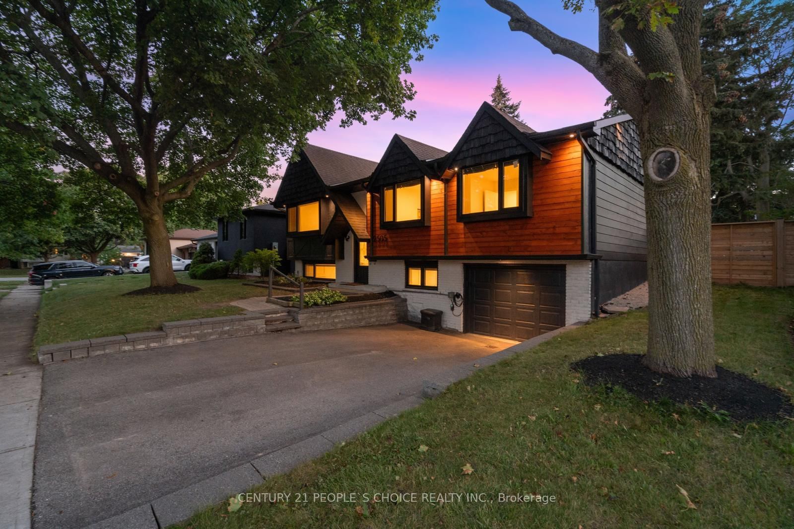 2505 Yarmouth Crescent • Oakville, ON photo 4