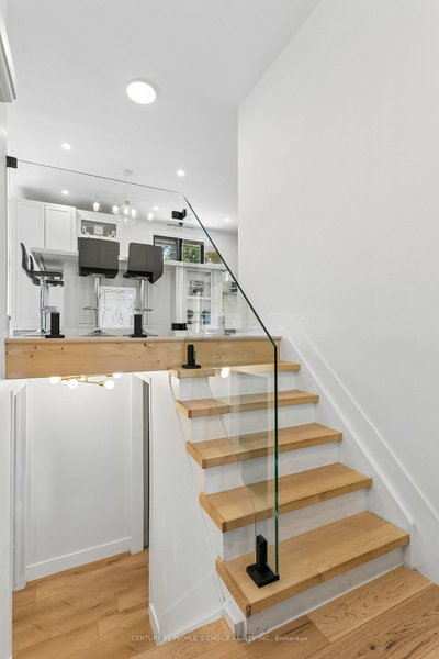2505 Yarmouth Crescent • Oakville, ON photo 8