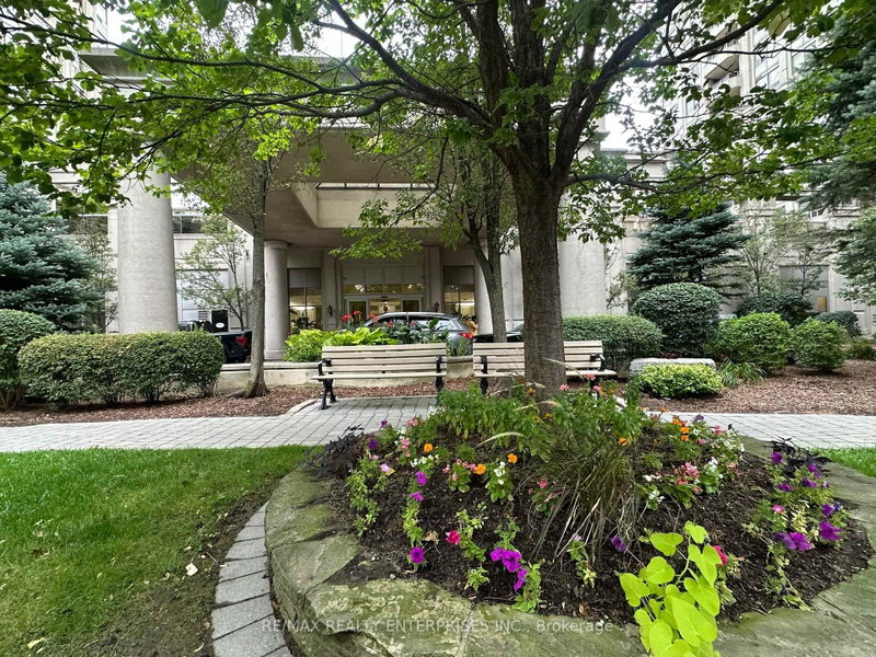 711 - 35 Kingsbridge Garden Circle W