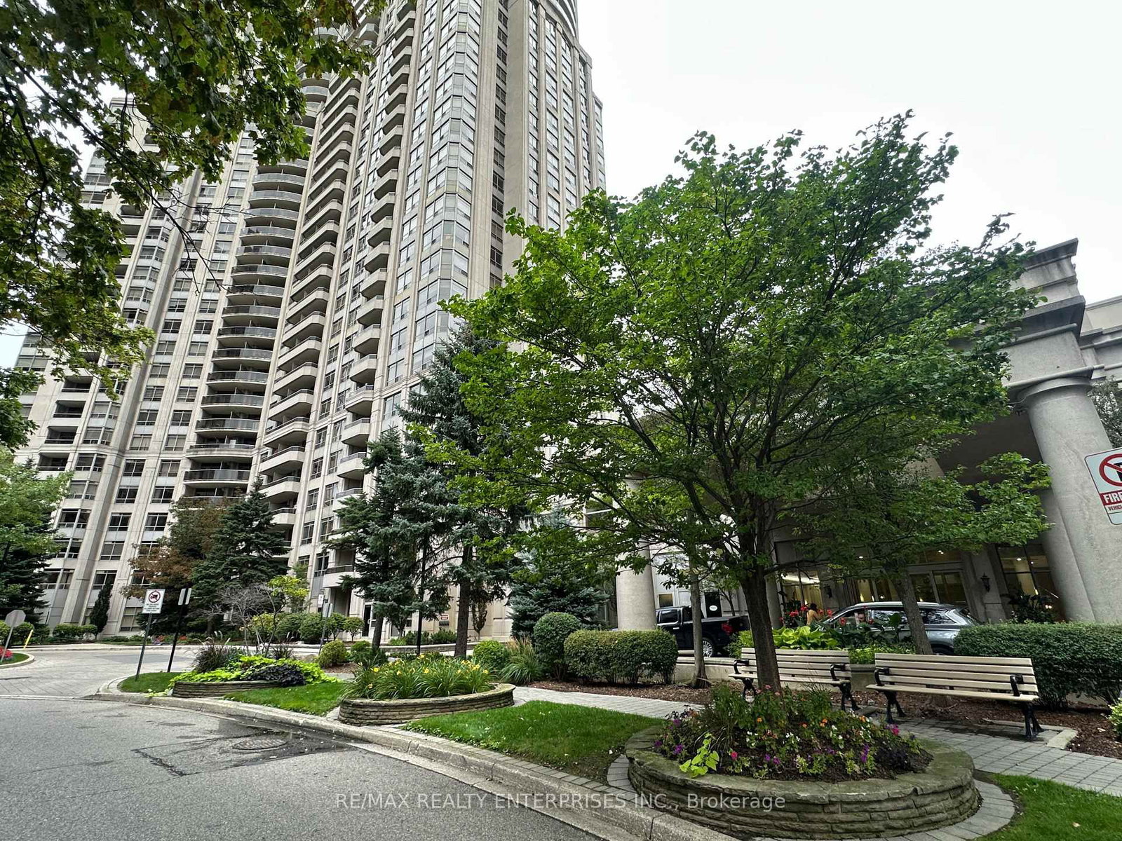 711-35 Kingsbridge Garden Circ, Mississauga, view 36