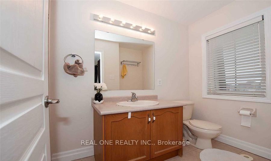 2307 Saddlecreek Crescent • Oakville, ON photo 12