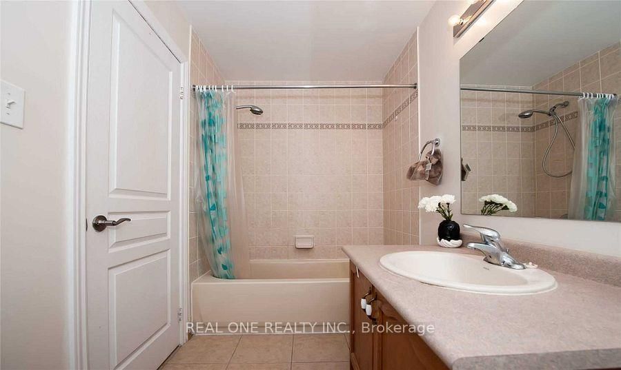 2307 Saddlecreek Crescent • Oakville, ON photo 13