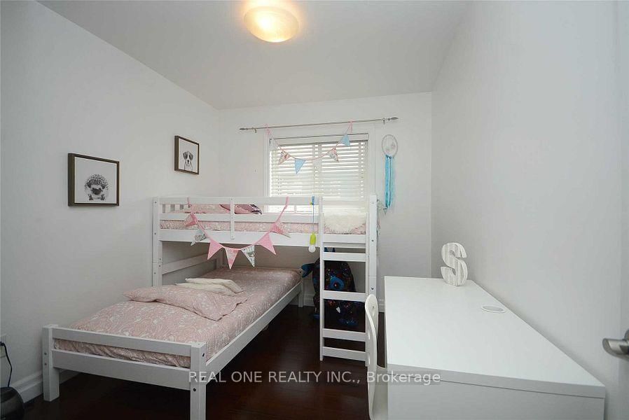 2307 Saddlecreek Crescent • Oakville, ON photo 15