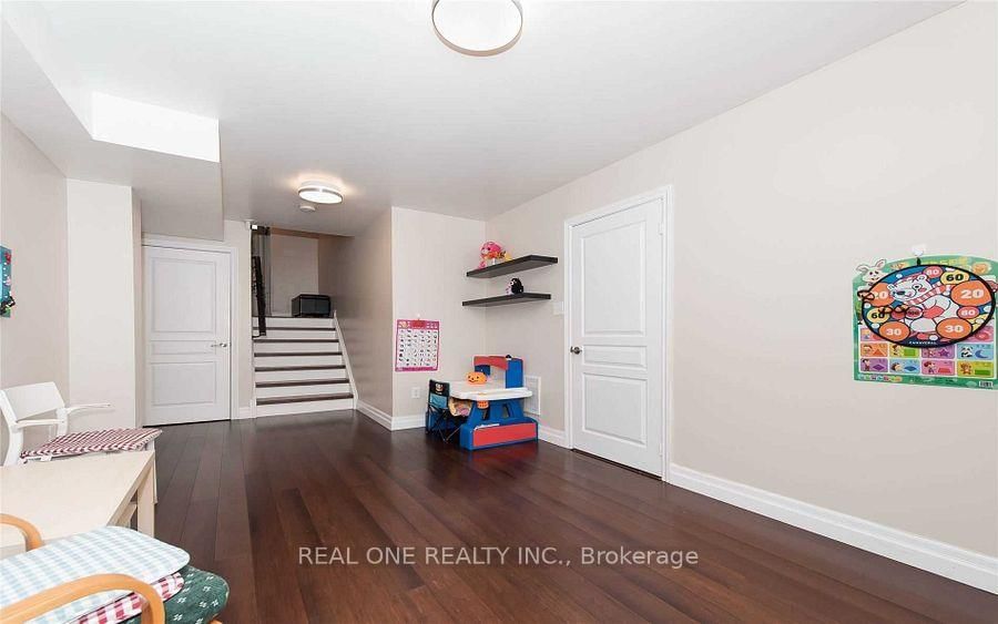 2307 Saddlecreek Crescent • Oakville, ON photo 17