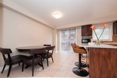 2307 Saddlecreek Crescent • Oakville, ON photo 9