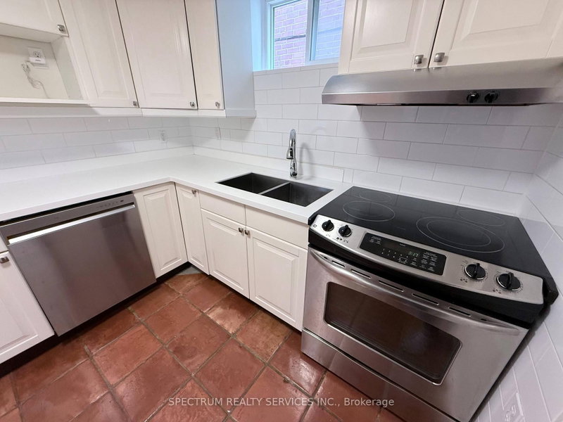 Lower - 172 Queenslea Avenue