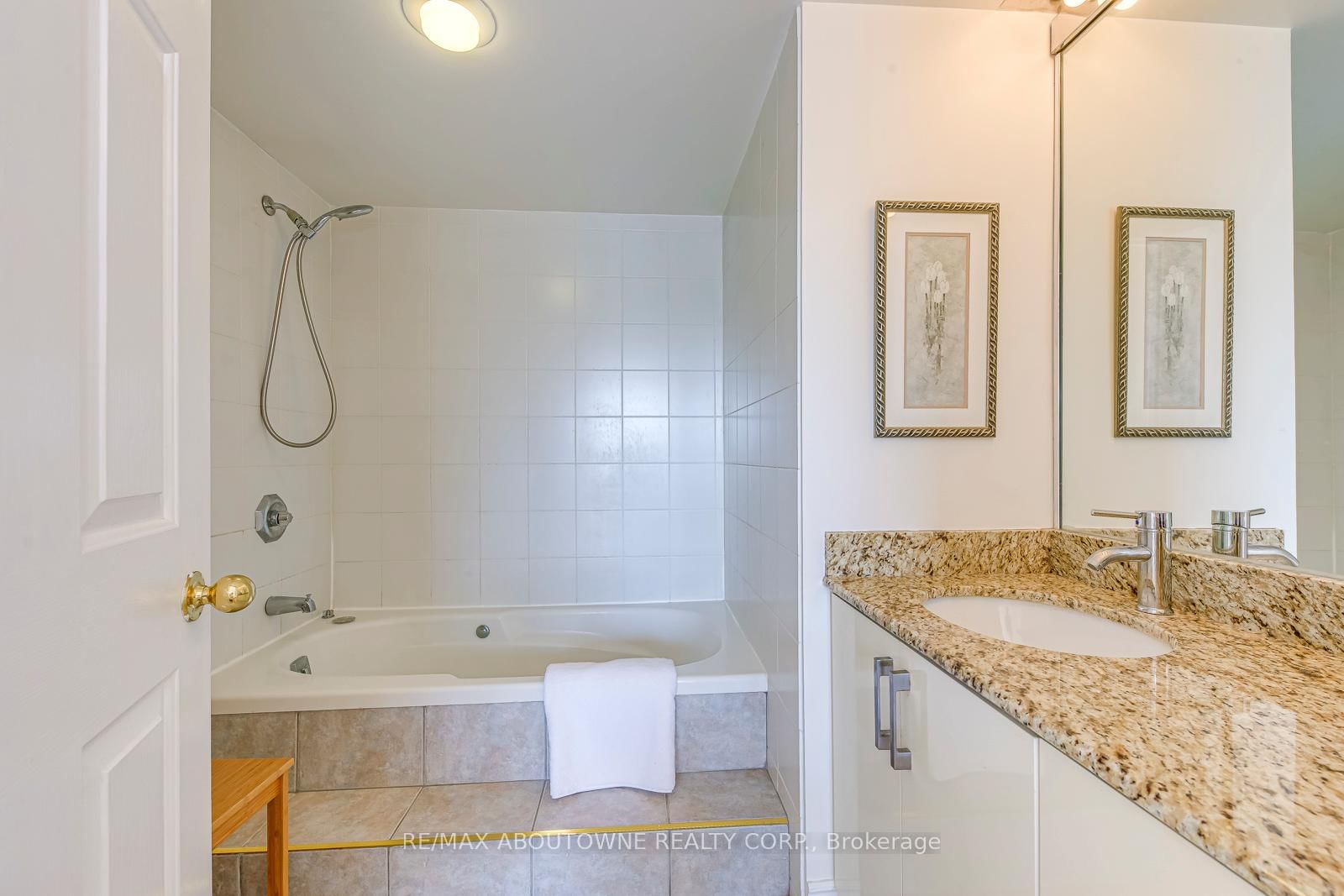 1700 The Collegeway • #613 • Mississauga, ON photo 32