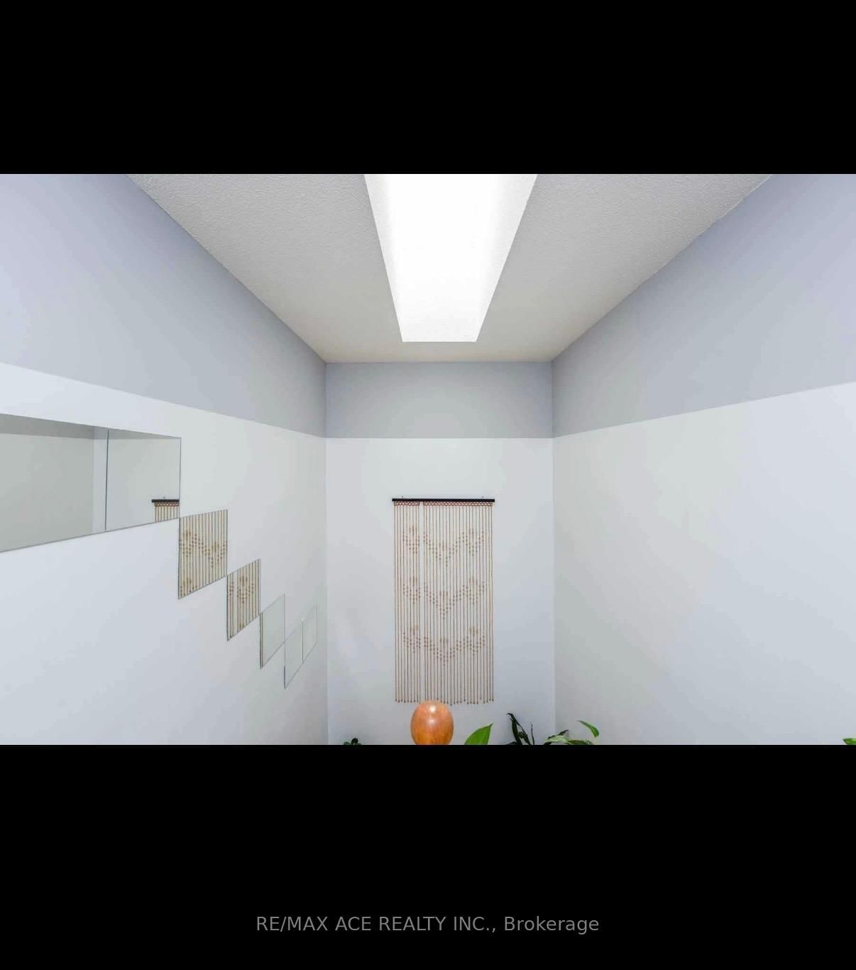 Main-1079 Bluehorn Blvd, Mississauga, view 10