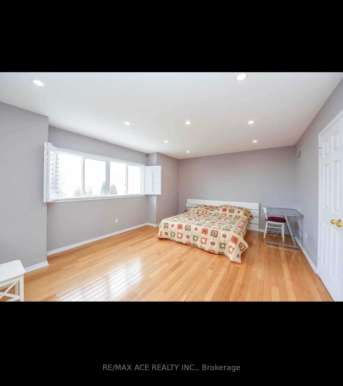 Main-1079 Bluehorn Blvd, Mississauga, view 13