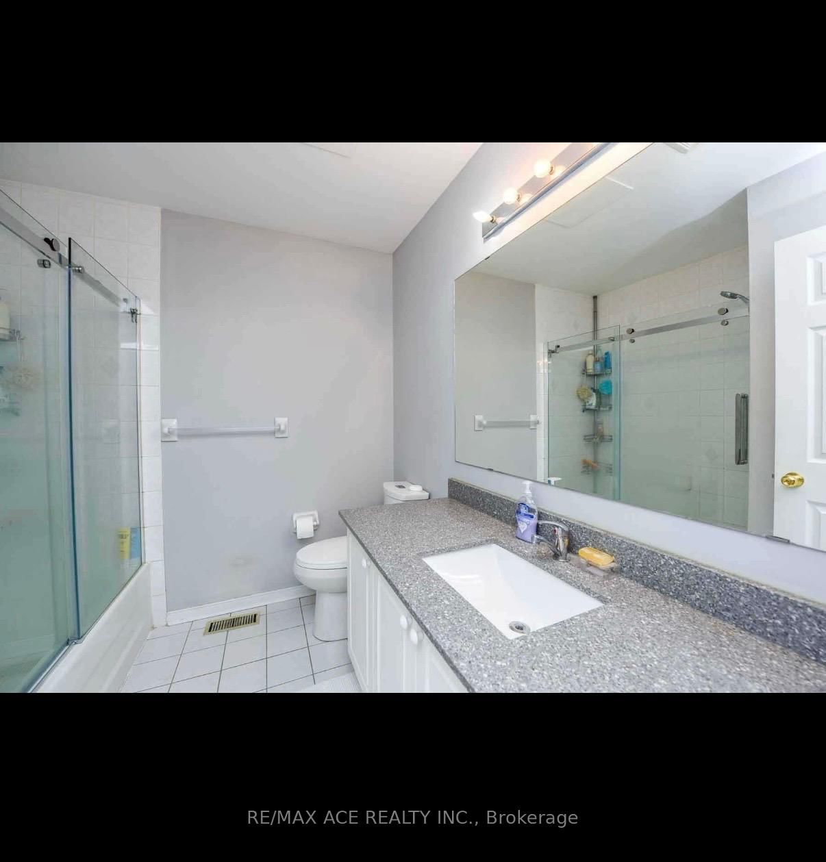 Main-1079 Bluehorn Blvd, Mississauga, view 16