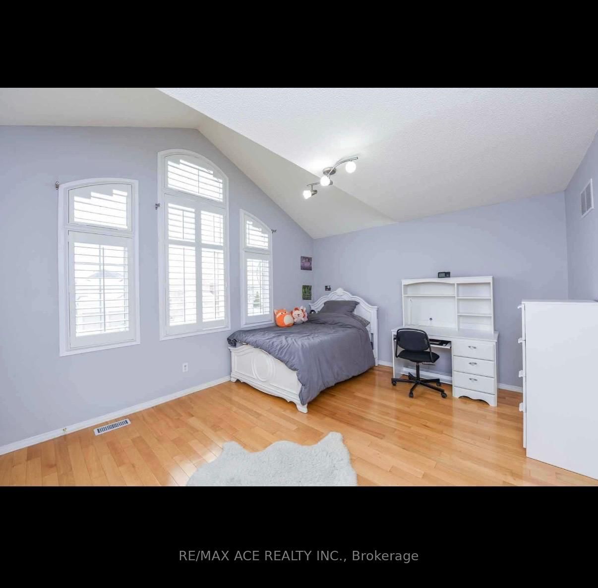 Main-1079 Bluehorn Blvd, Mississauga, view 18