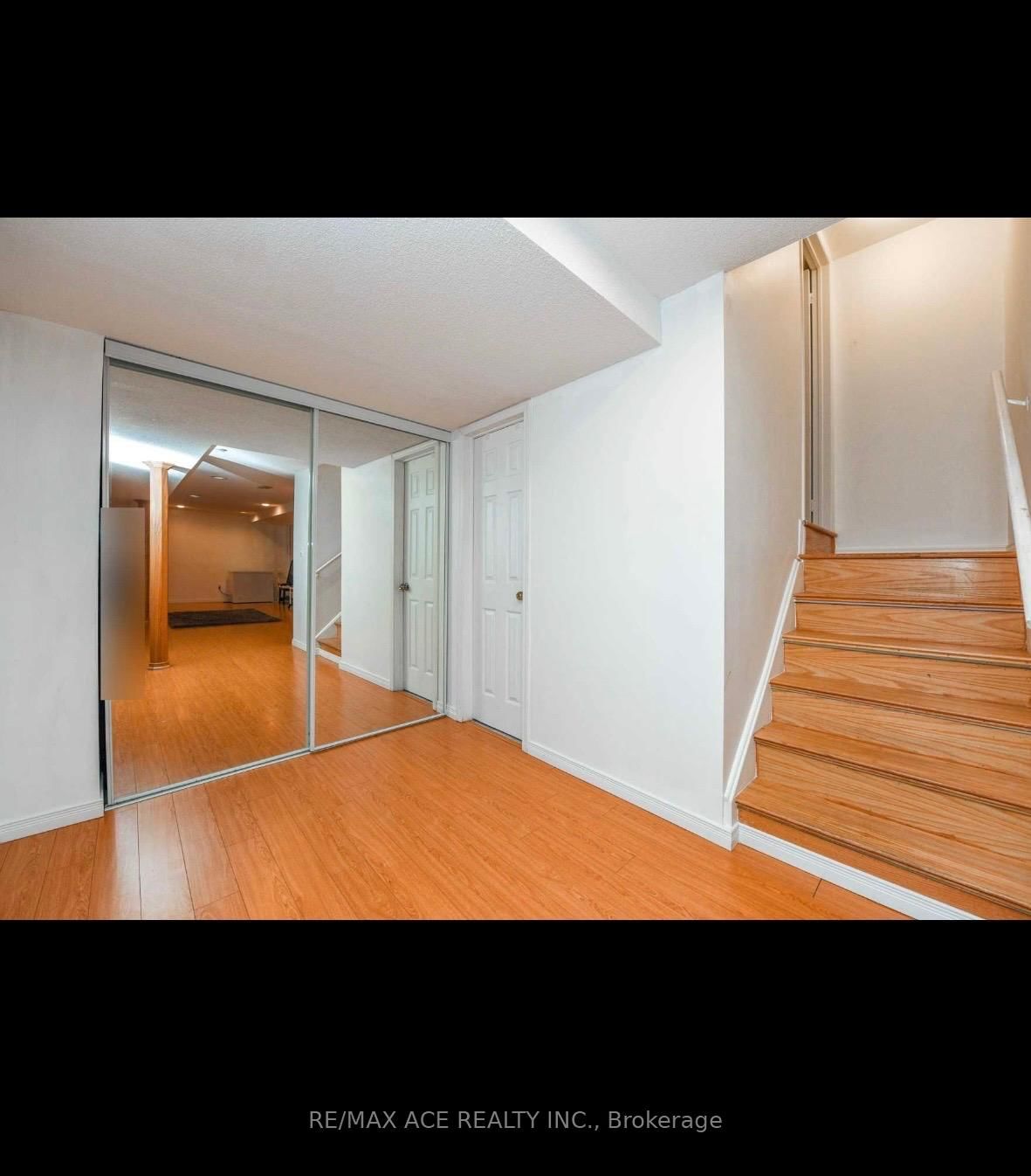 Main-1079 Bluehorn Blvd, Mississauga, view 22
