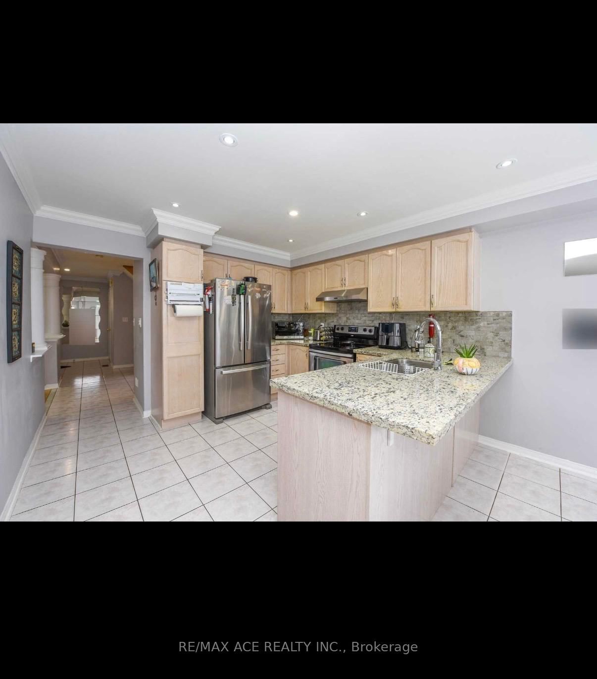 Main-1079 Bluehorn Blvd, Mississauga, view 5