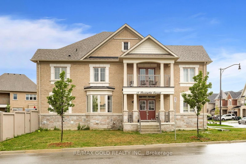 15 Farringdon Crescent