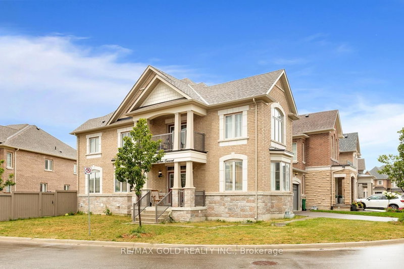 15 Farringdon Crescent