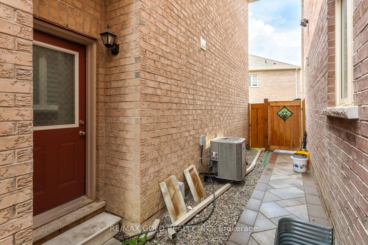 15 Farringdon Crescent • Brampton, ON photo 48