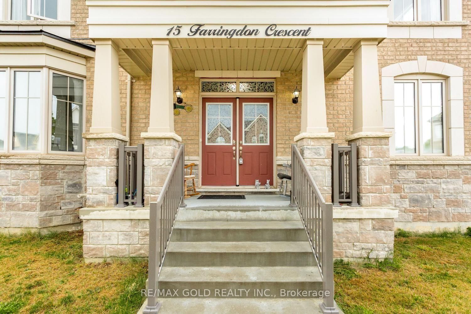 15 Farringdon Crescent • Brampton, ON photo 5