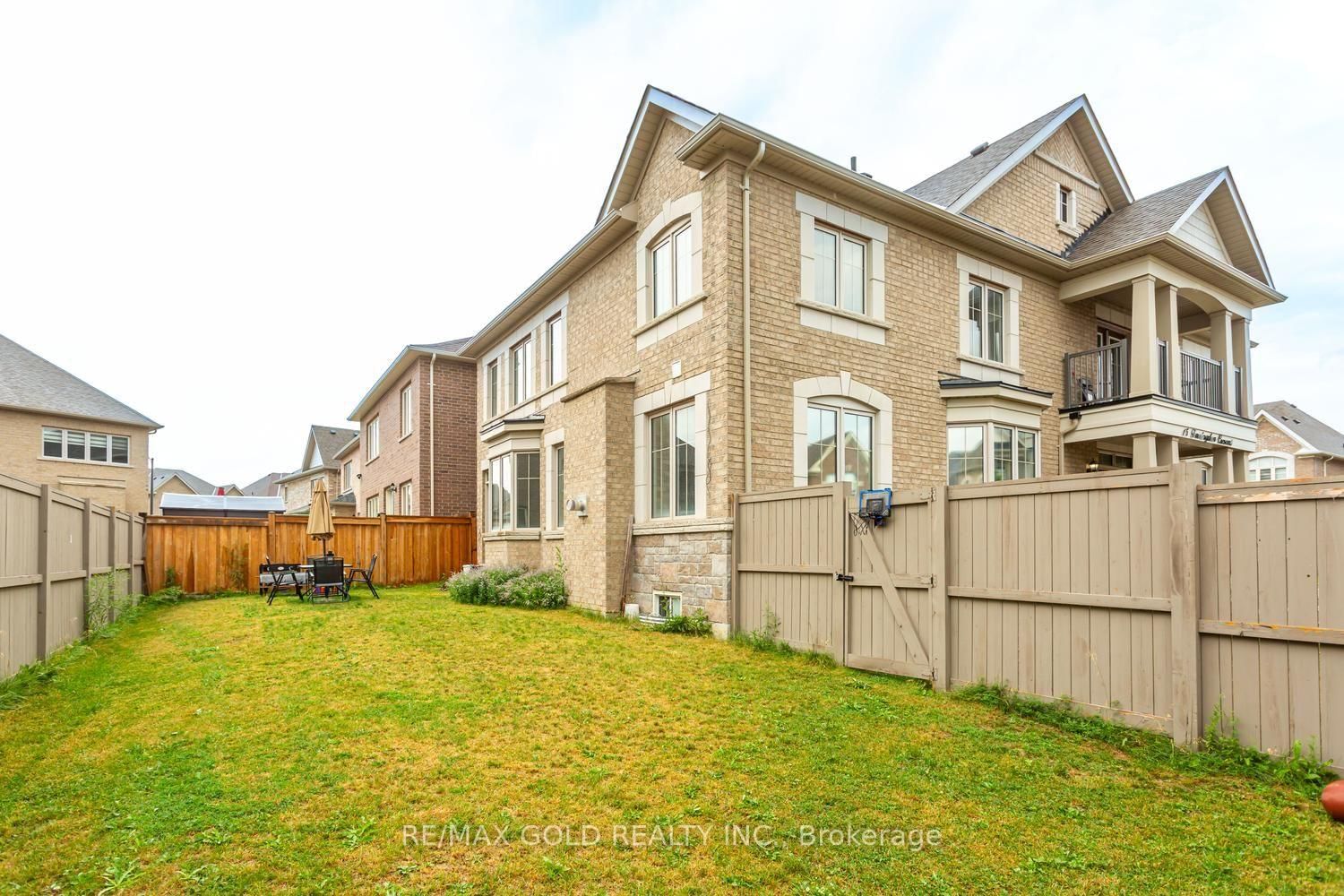 15 Farringdon Crescent • Brampton, ON photo 50