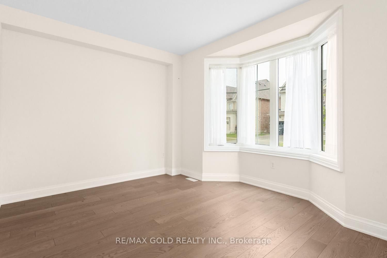 15 Farringdon Crescent • Brampton, ON photo 9